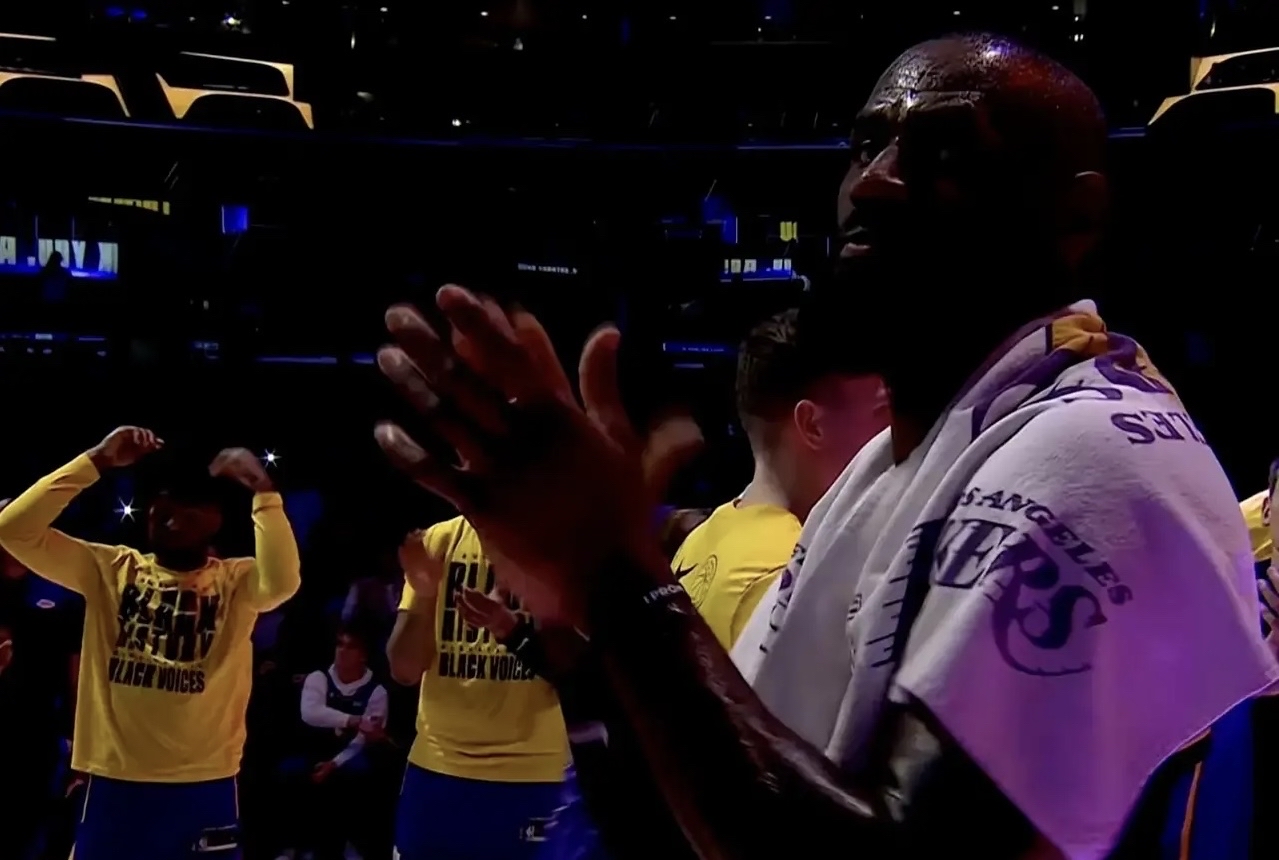 J9官网-快船观众热烈欢呼！，詹姆斯迎来五赛季出色发挥气势如虹延续的简单介绍