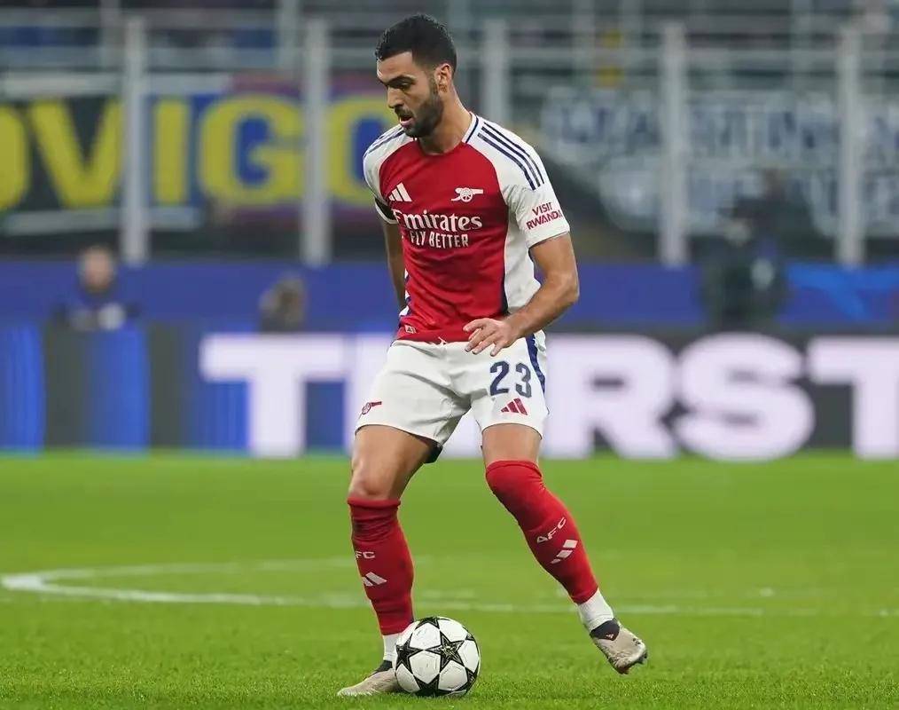 J9九游会官方网站-关于今晚埃因霍温调整名单以备英超，更衣室发声环节打磨，气氛紧张，资深球员宣示担当的信息